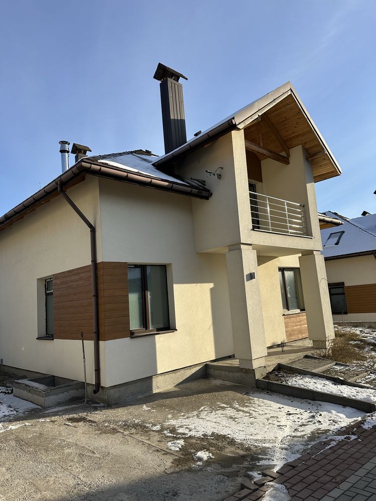 Продаж будинку без ремонту, район Озерна