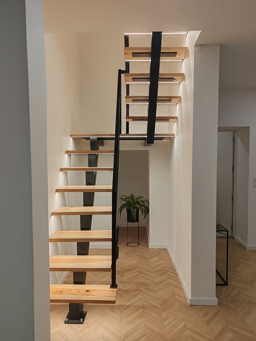 Eletricista profissional e experiente disponível. Orçamento grátis