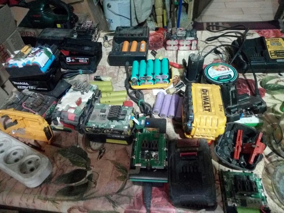 Ремонт шуруповертов,кнопок,аккумуляторов ,кнопка(драйвер)dewalt