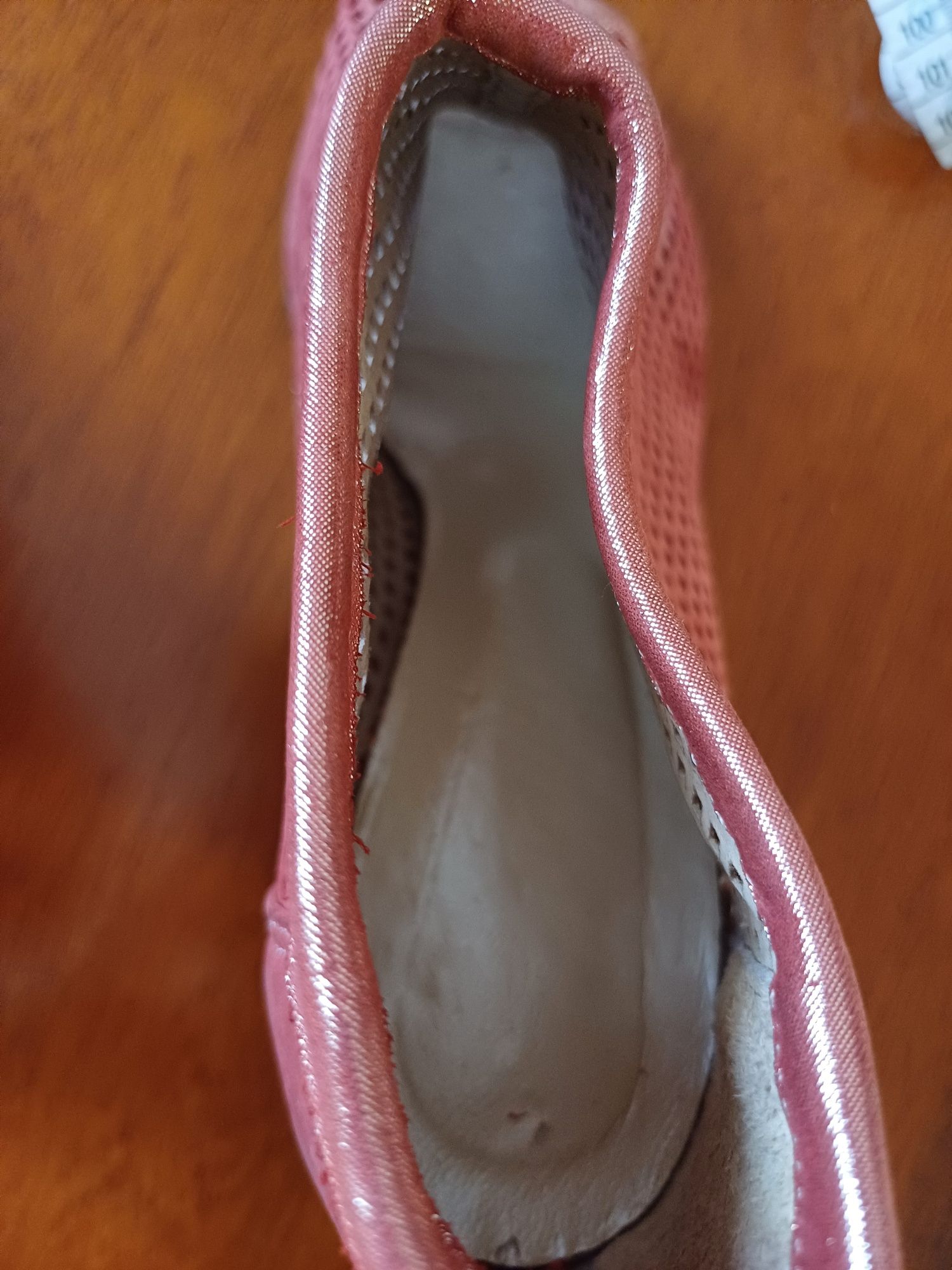 Buty na obcasie.