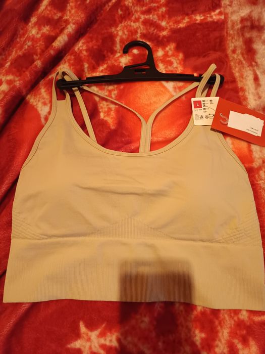 Топ для фітнесу та йоги