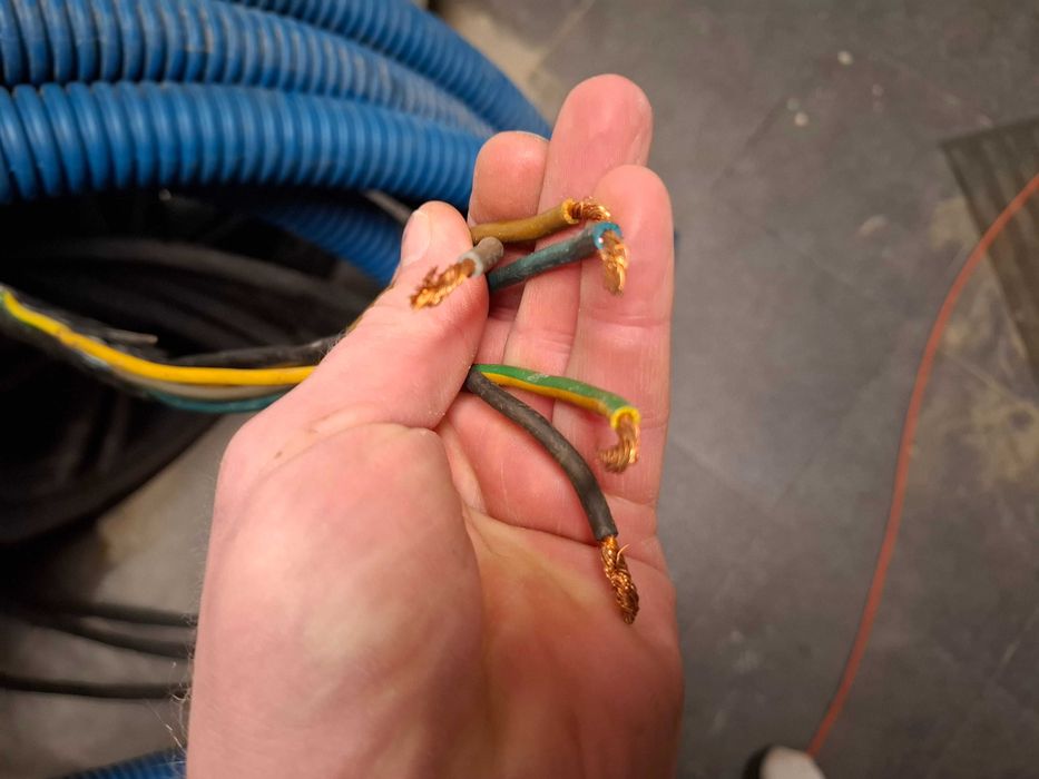 Kabel Przewód do zasilania budowy gumowy w arocie ok27 mb
