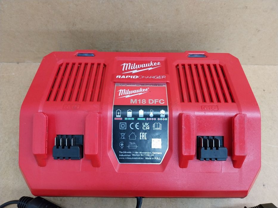 Milwaukee M18 DFC Szybka Ładowarka Baterii Akumulatorów Orginalna