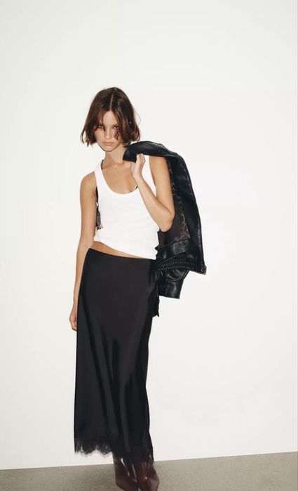 Крамива атласна спідниця з мереживомфірми Zara