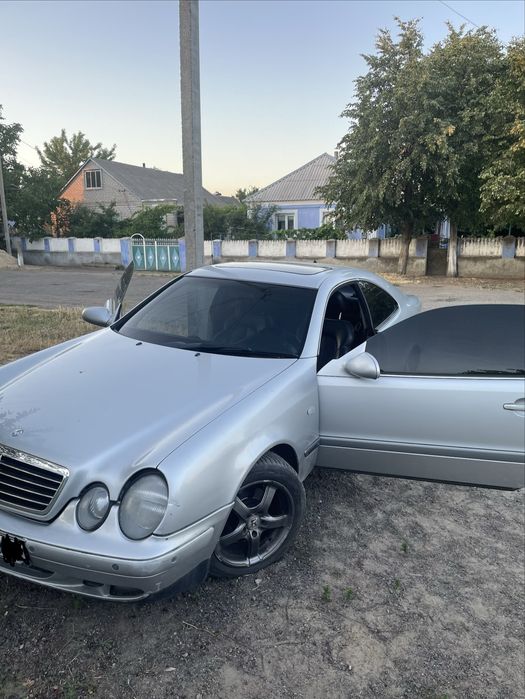 Мерседес clk 200 c 208 компрессор 1998 года