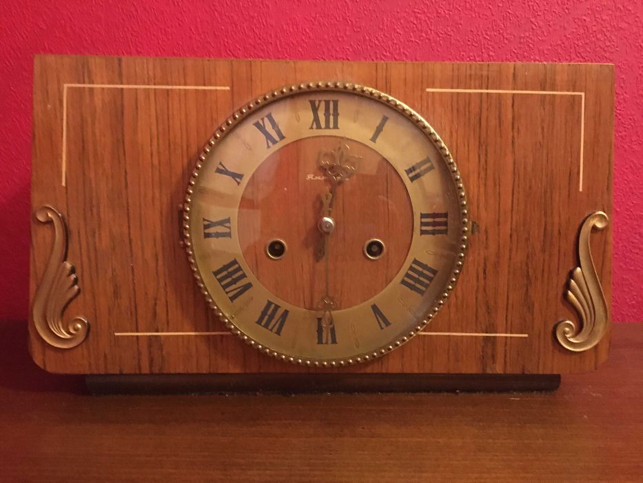 Старинные настольные часы с боем