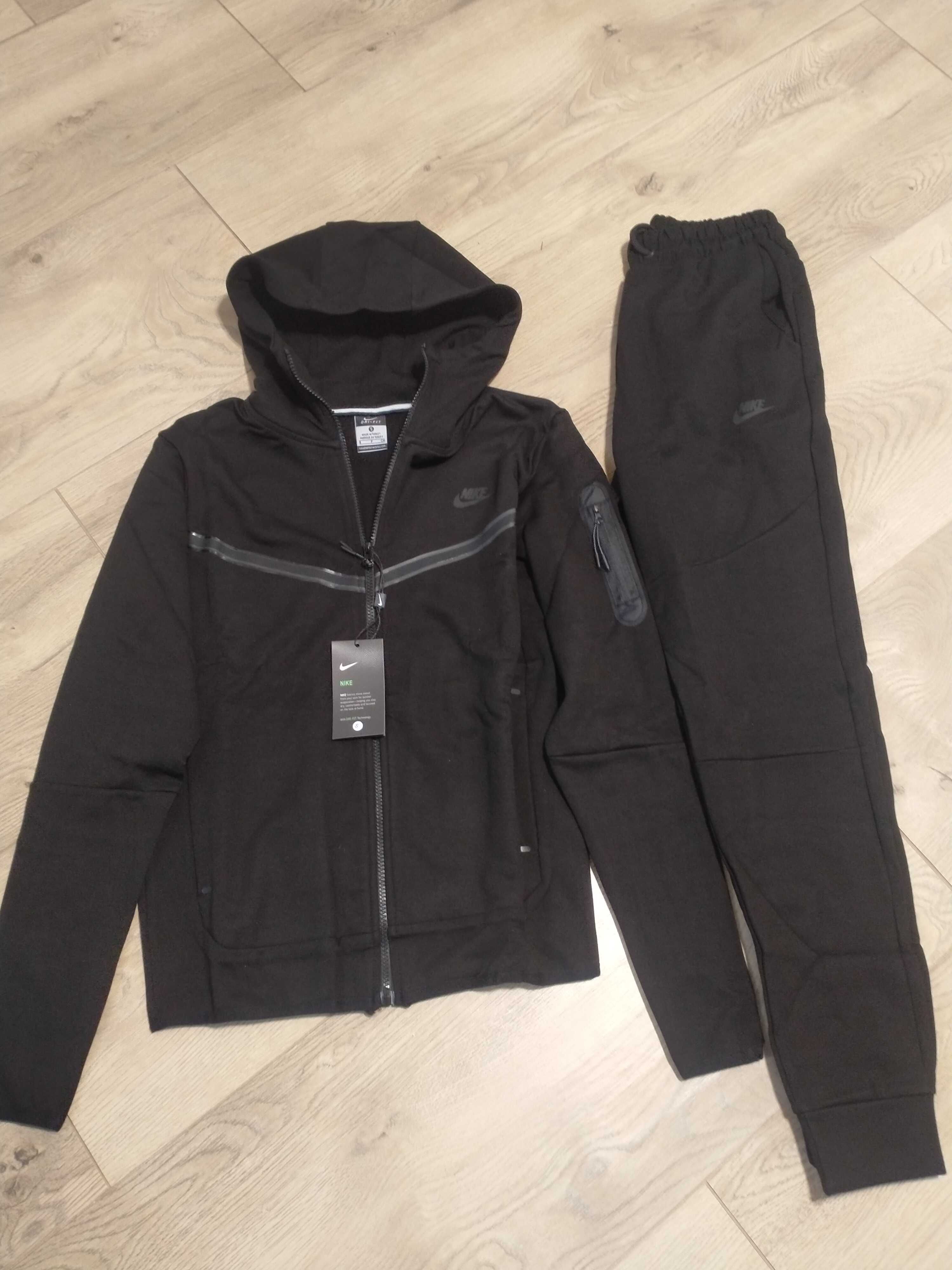 Dres komplet Nike tech fleece czarny S