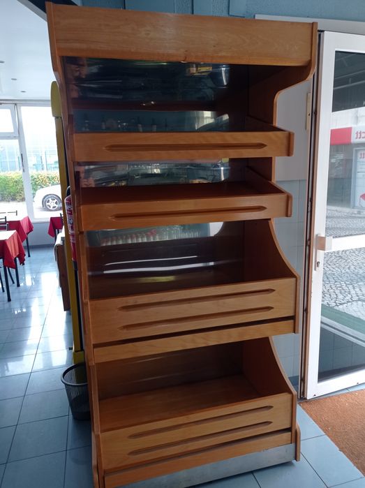 Estante/ expositor/ móvel  madeira