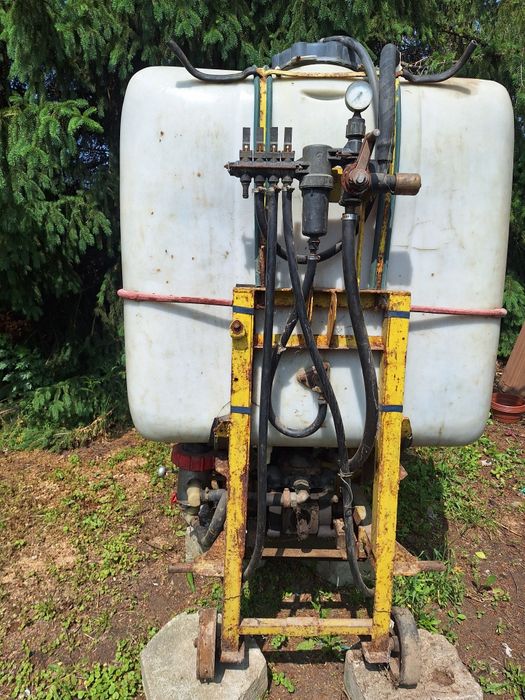 Opryskiwacz sadowniczy wentylatorowy