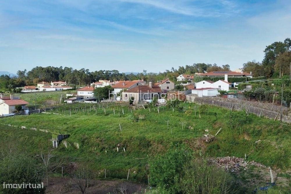 Terreno para construção com uma área 4.920m2 localizado em Antas, Espo