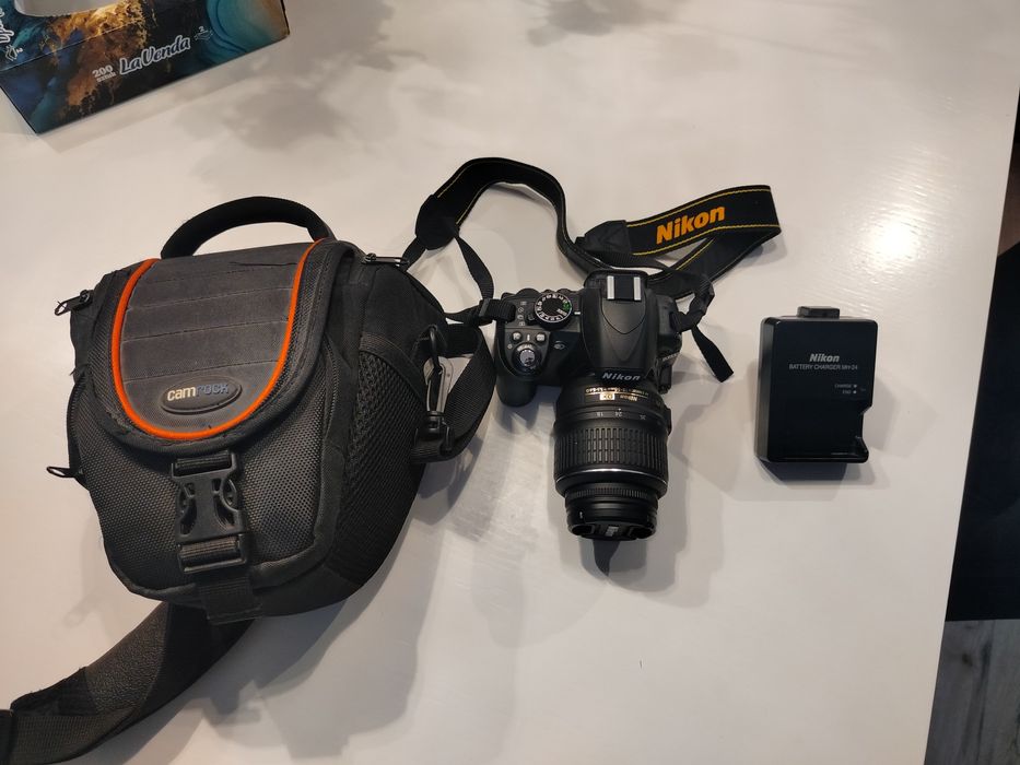 Aparat Lustrzanka Nikon prezent D3100