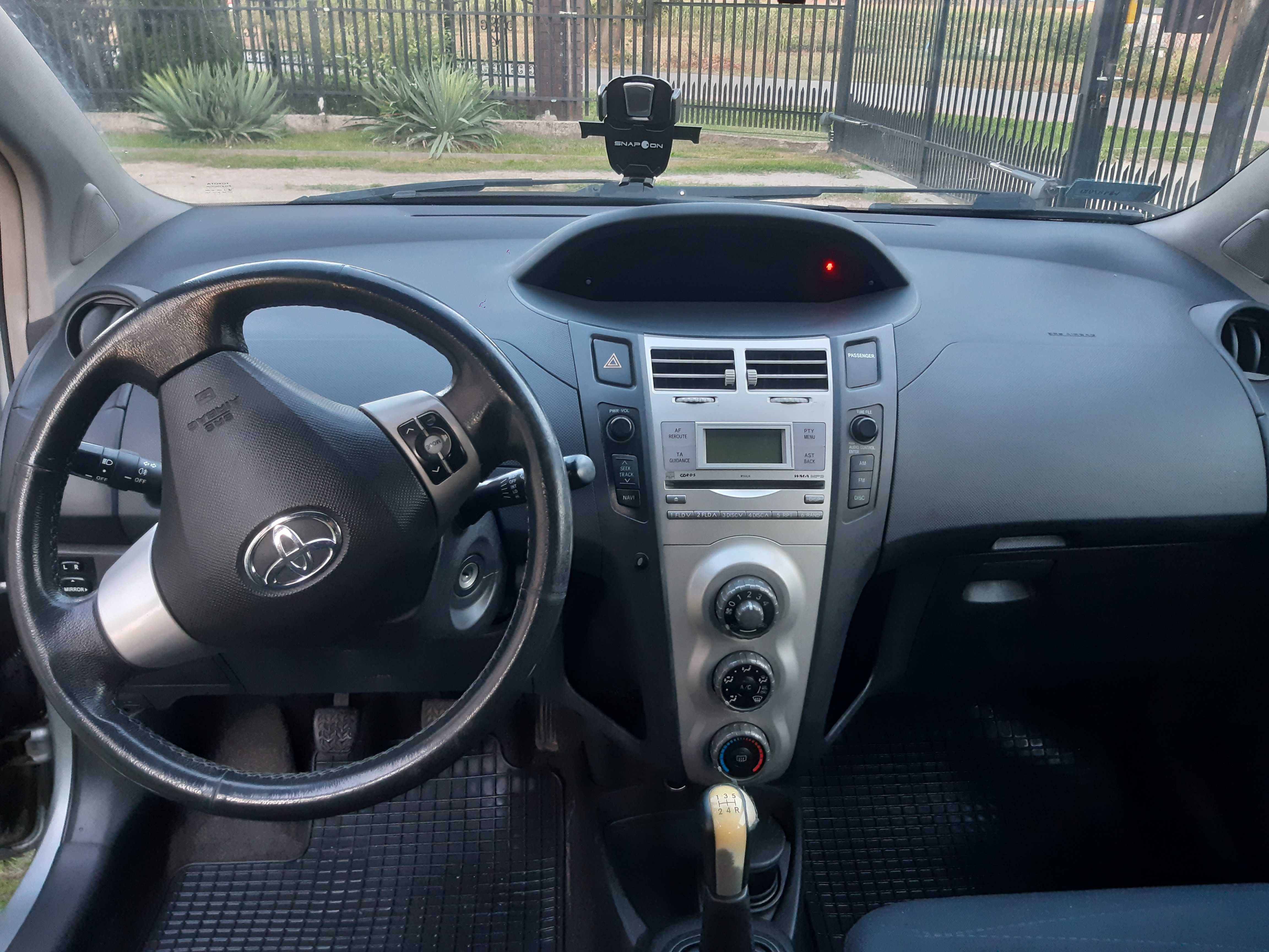 Toyota Yaris 1.3 Sol 2006/2007 - (benzyna + LPG) -uszkodzony