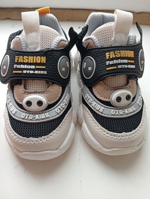 Продам кросівки дитячі