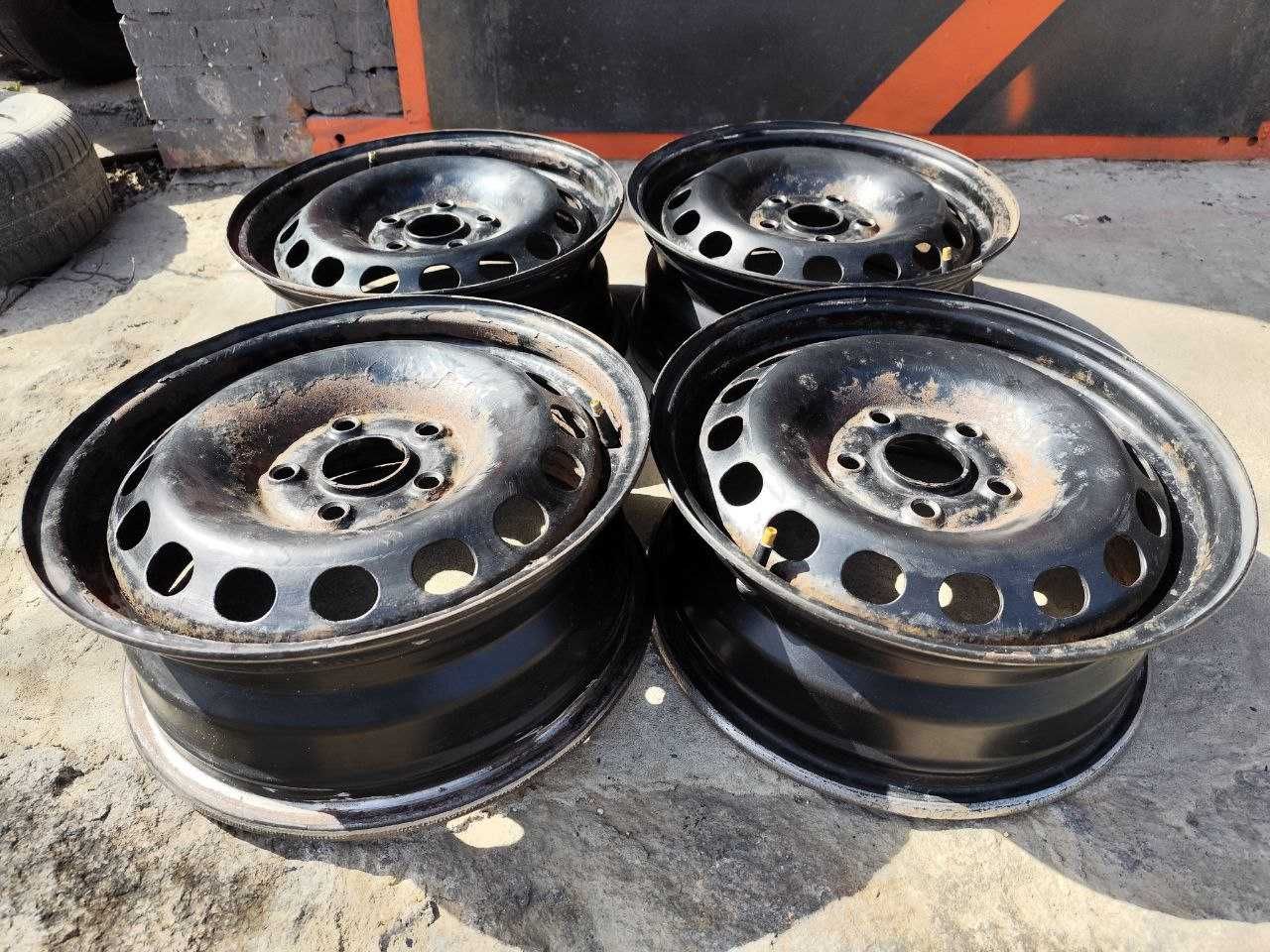 Комплект металевих дисків Volkswagen r15,  5*112