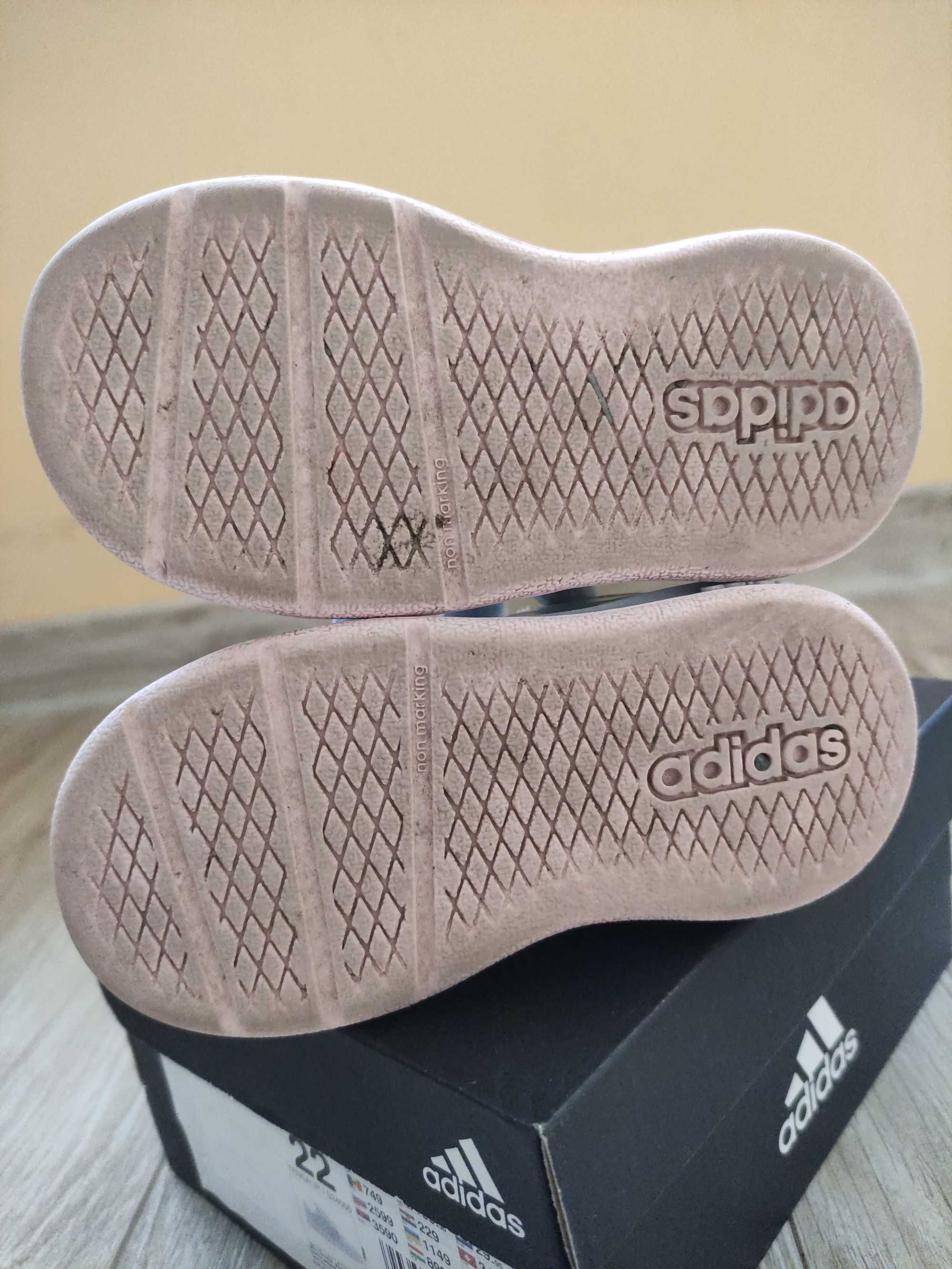 Buciki Adidas dziewczęce 22