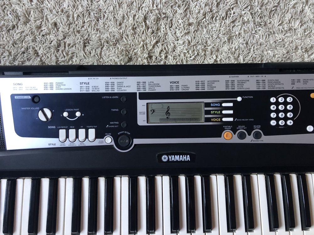 Piano Yamaha Portatone Avariado