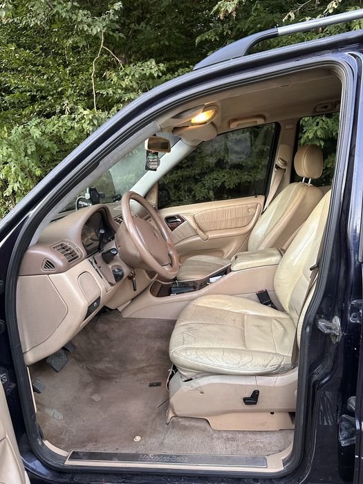 Mersedes Benz-M-Class. 2003