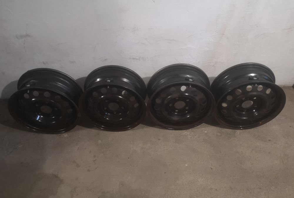 Felgi Hyundai I30 IX20 KIA Ceed Venga Soul 6Jx15 et46 5x114,3 CZUJNIKI