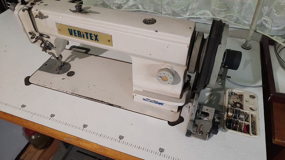 Швейна машинка VERITEX