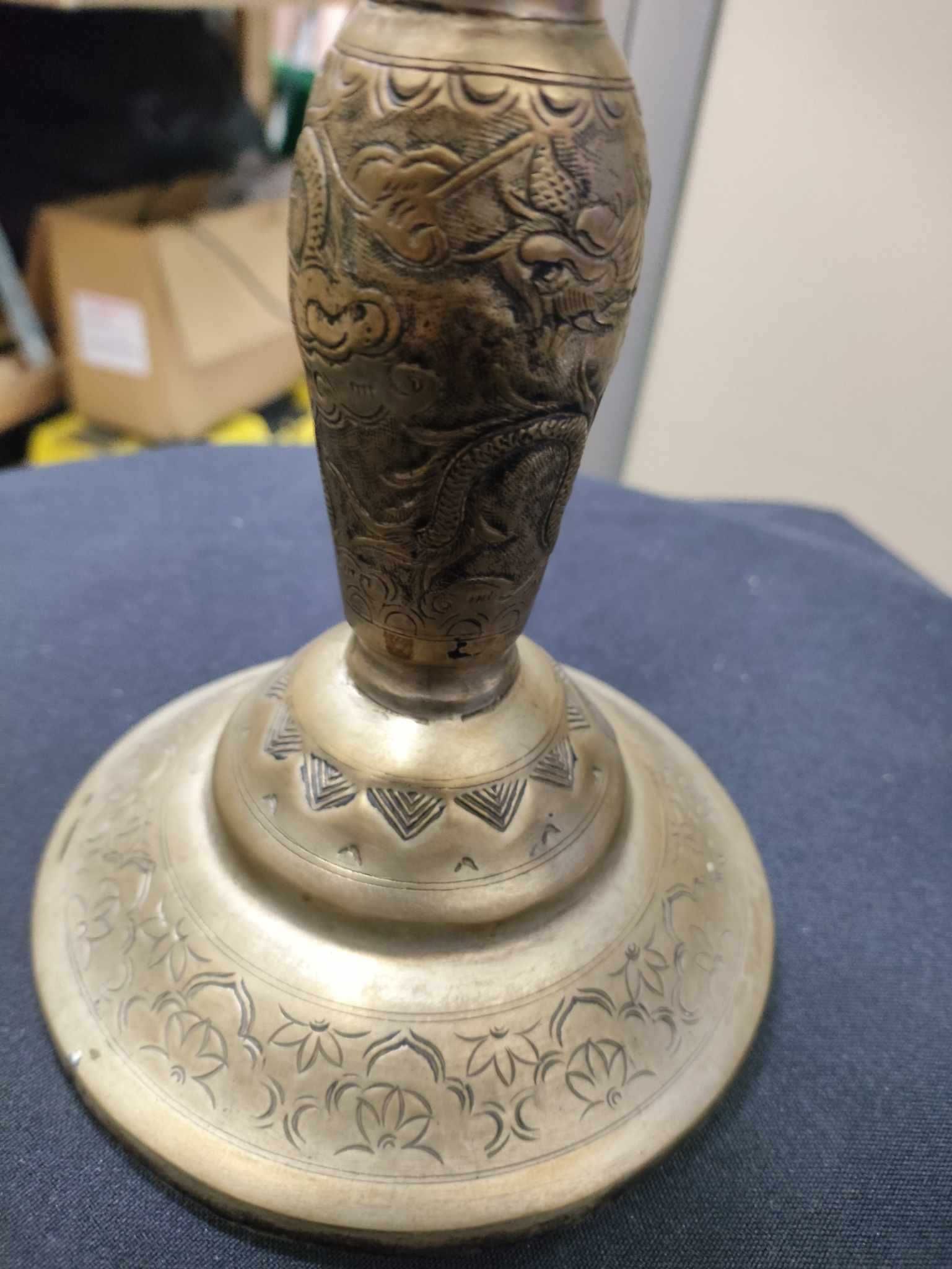 Par Candelabros castiçal de 5 lumes em latao trabalhado muito antigos