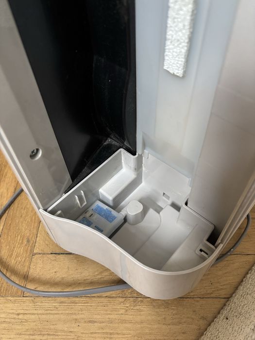 Oczyszczacz powietrza i nawilżacz Sharp UA-HD50E-L