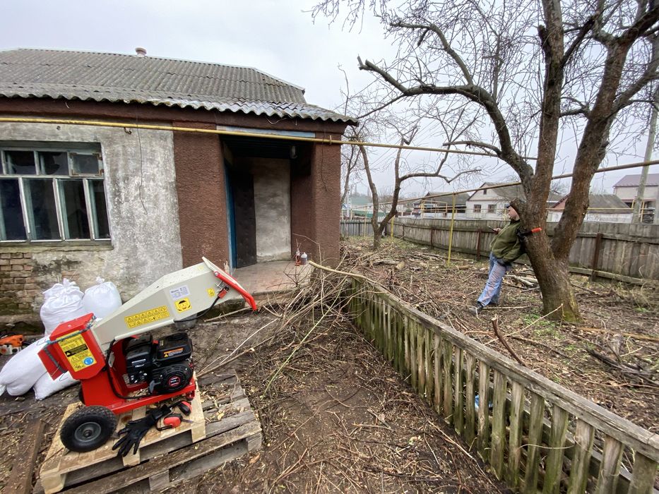 Подрібнення гілок, утилізація гілок, дробилка