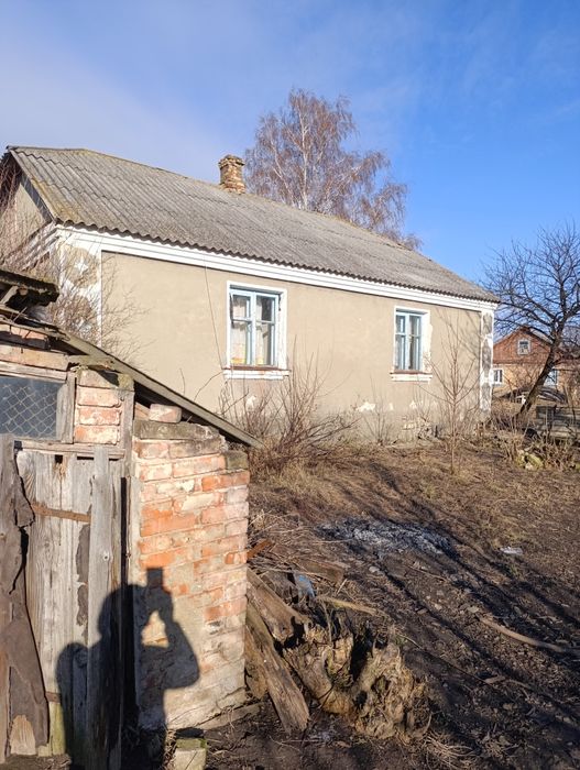 Будинок біля Нововолинська із землею під забудову