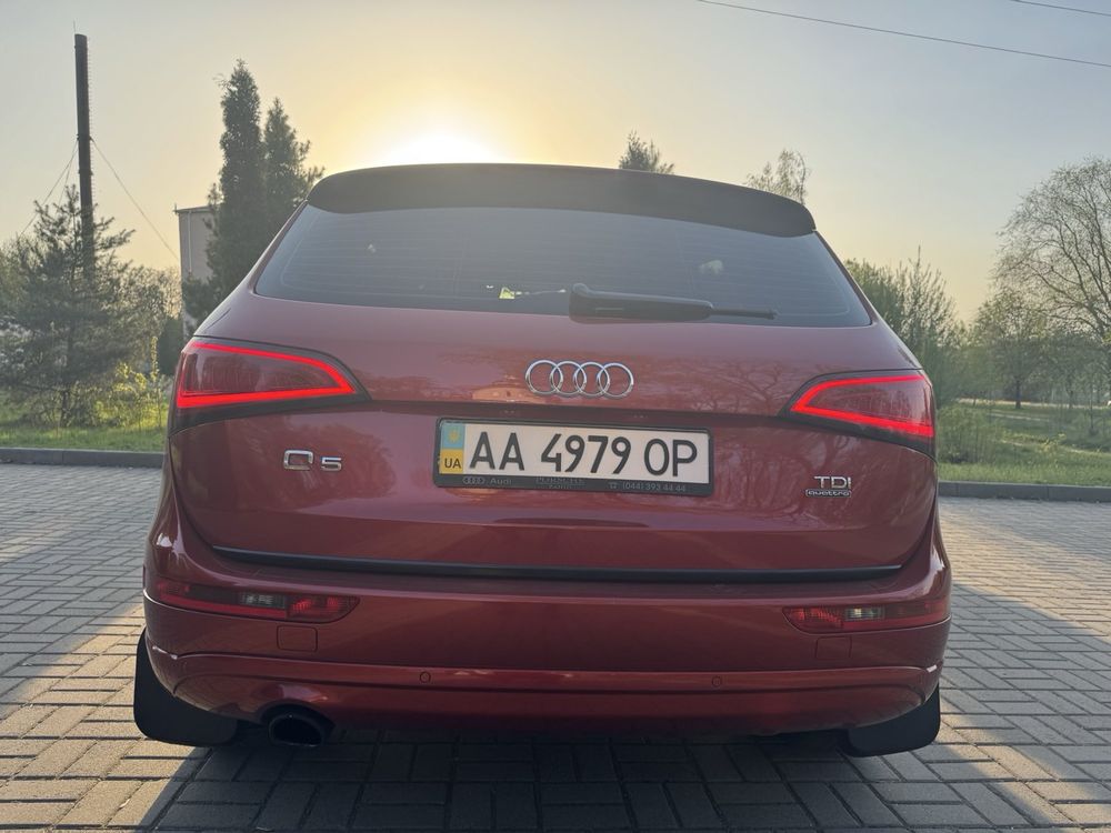 Продам офіційну цілу AUDI Q5 2.0 TDI