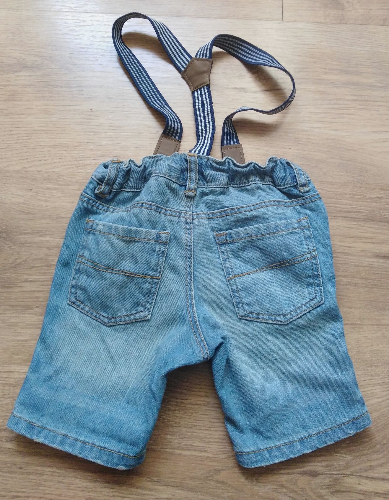 H&M szorty jeansowe z odpinanymi szelkami rozm.68/74