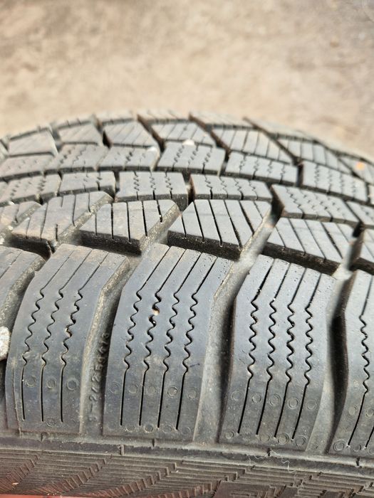 Шини б/у 205/55 R16