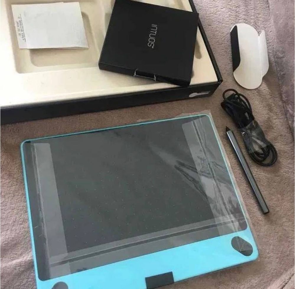 Графічний планшет Wacom Intuos