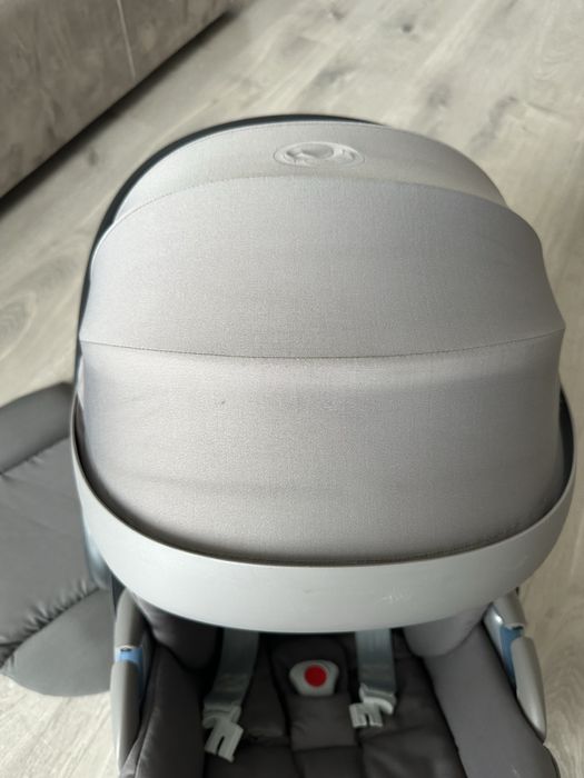 Продам автокрісло Cybex Platinum Cloud Z i-size з базою Isofix