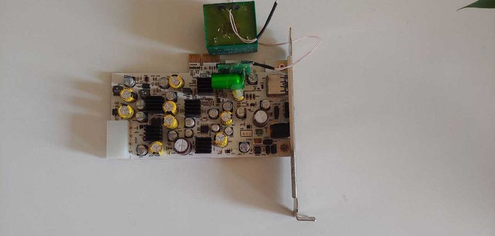 USB експандер SOtM tX-USBex + прецизійний зовнішній тактовий генератор