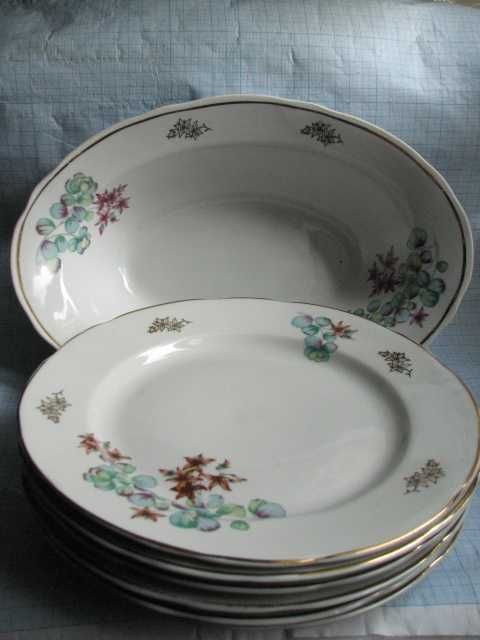 Набор тарелок и блюдо Коростень