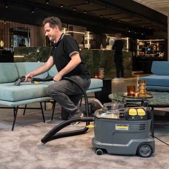 Хімчистка мʼяких меблів, матраців. З виїздом додому.