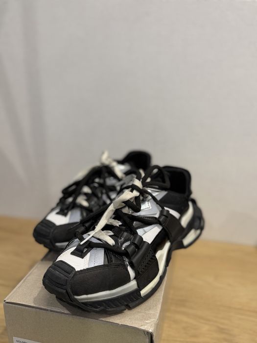 Жіночі кросівки