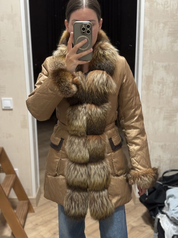 Пальто пуховик с натуральным мехом
