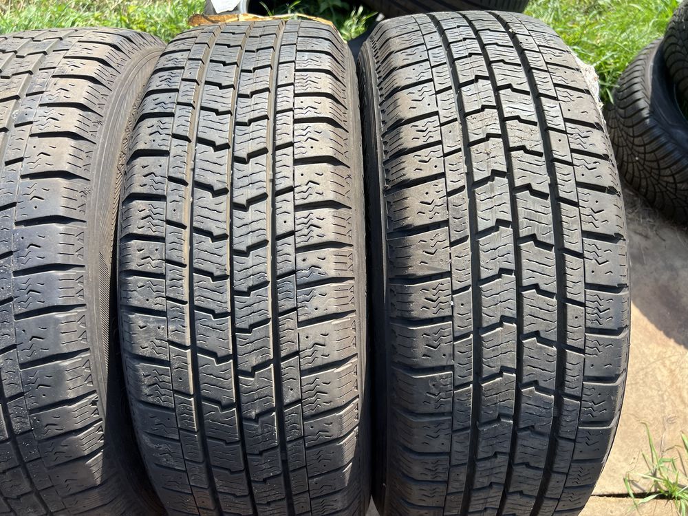 4xopona zimowa GOODYEAR w rozmiarze 215/60 R17C