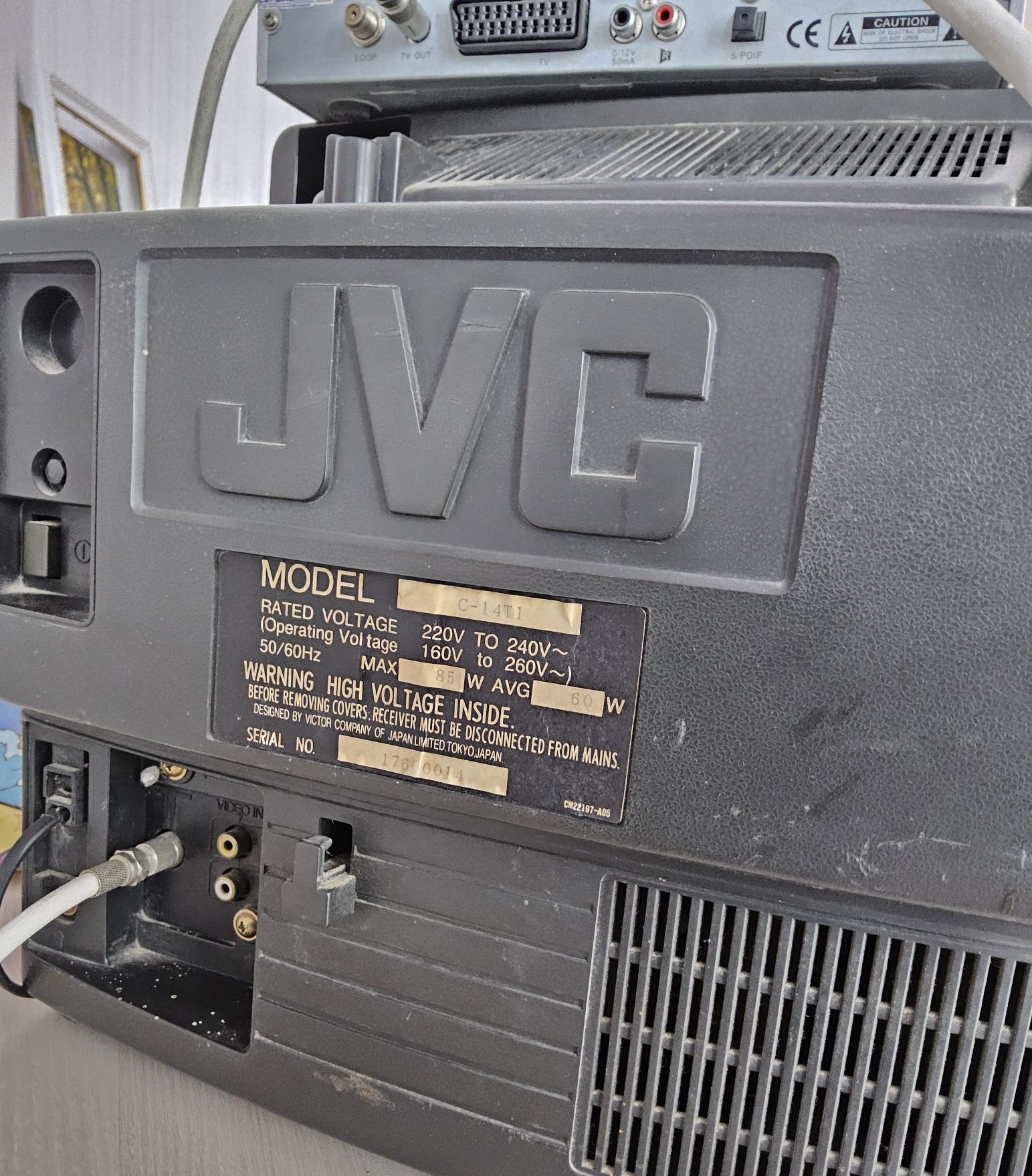 Телевизор JVC, 14", Model C-14T1 + спутниковая приставка