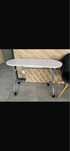 Stolik mobilny do manicure kosmetyczny