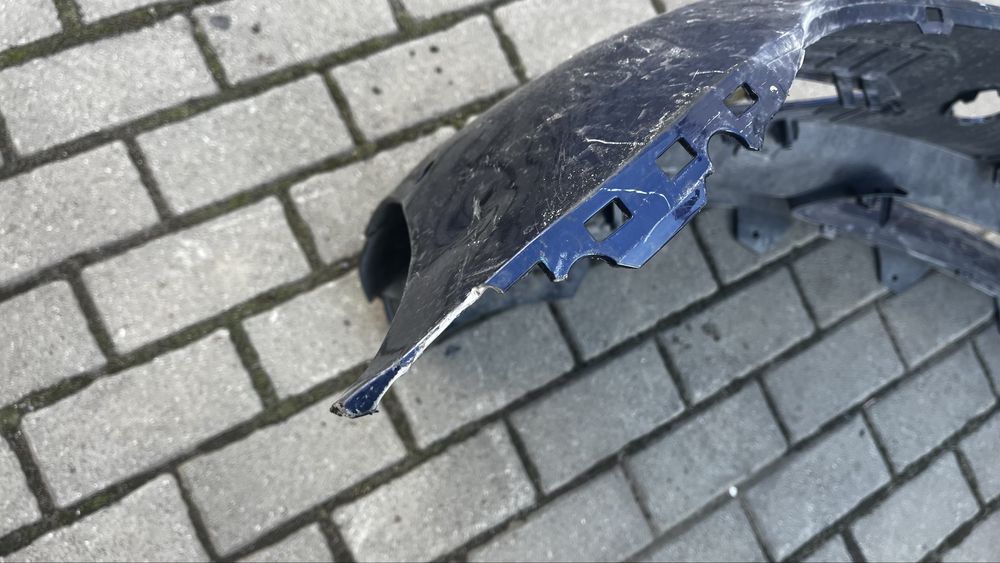 Бампер передній Tesla 3