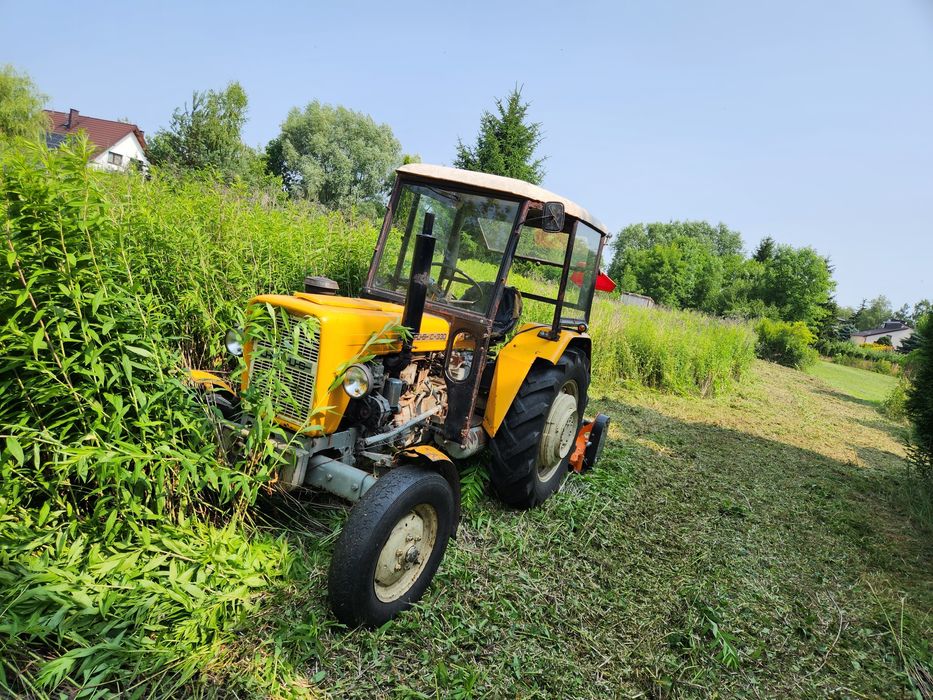 Koszenie łąk traw nieużytków kosiarka bijakowa mulczer