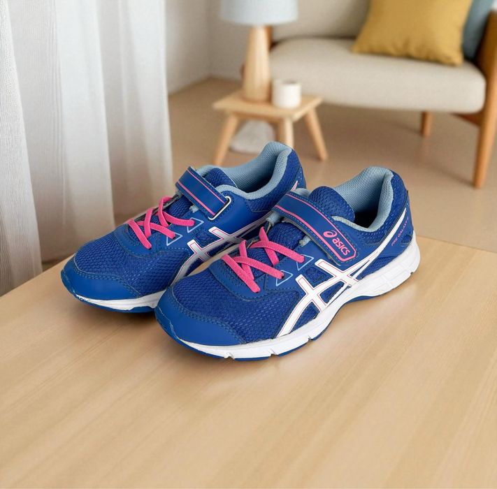 Кросівки asics для дівчинки 33,5 розміру