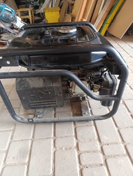 Бензиновый генератор