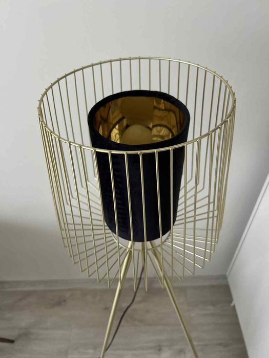 Stylowa lampa podlogowa