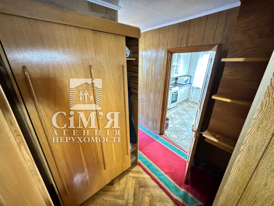 Продам 3-к квартиру окремі кімнати в цегляному будинку в р-ні Урожай