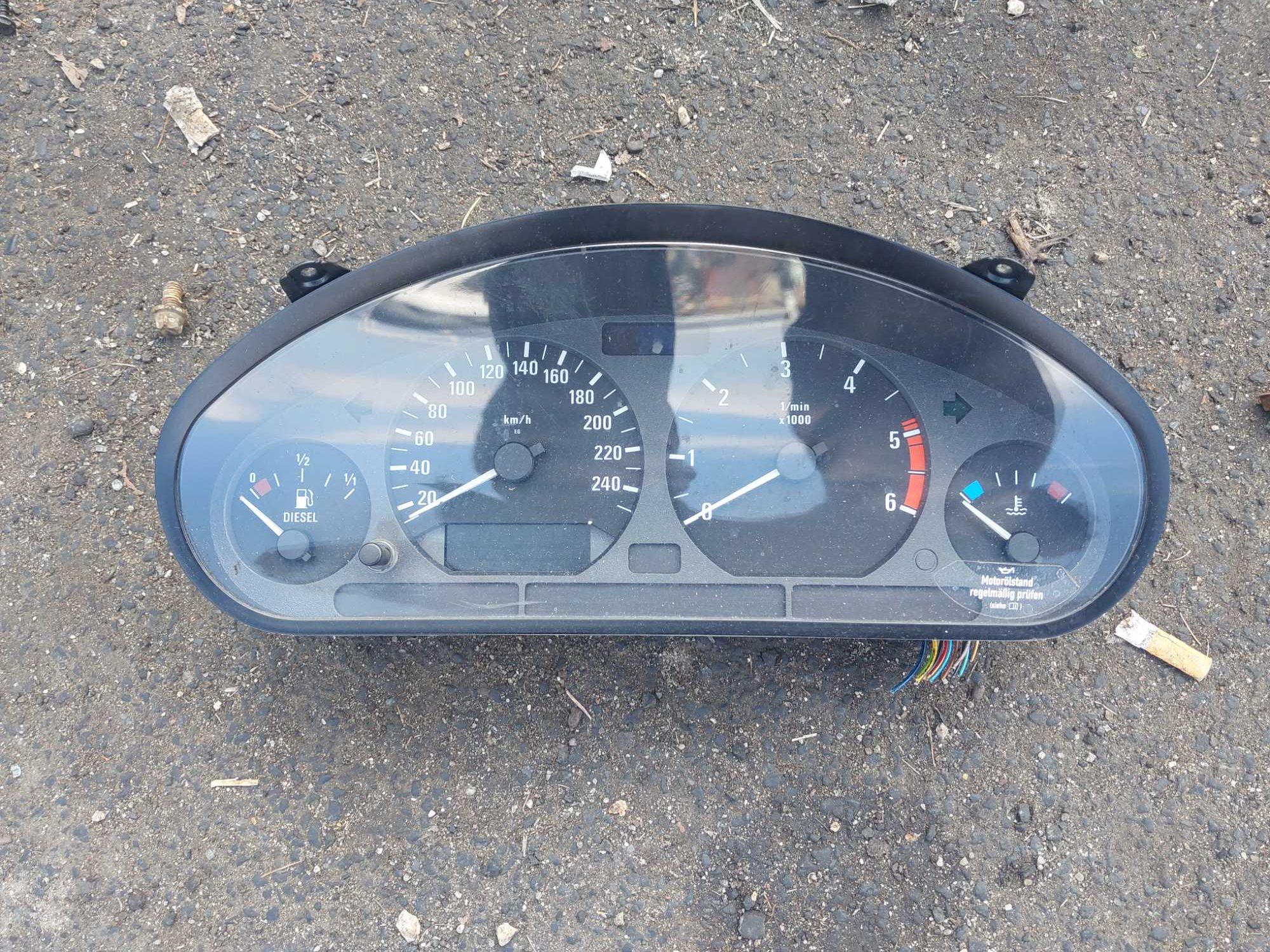 Licznik bmw e36 1.8tds   8371--568