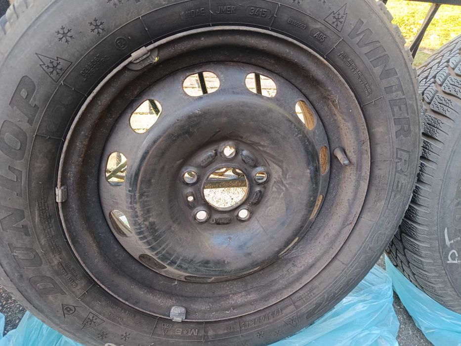 Koła na felgach stalowych + opony zimowe DUNLOP 195/65/R15 - VOLVO