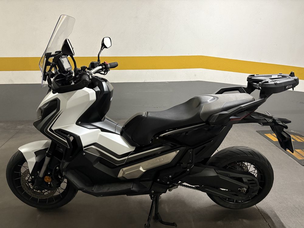 Honda X-ADV 750 como nova