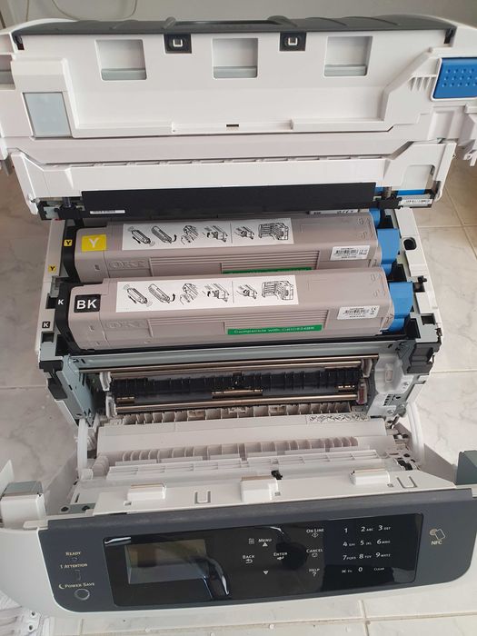 Impressora a Laser OKI C844dnw